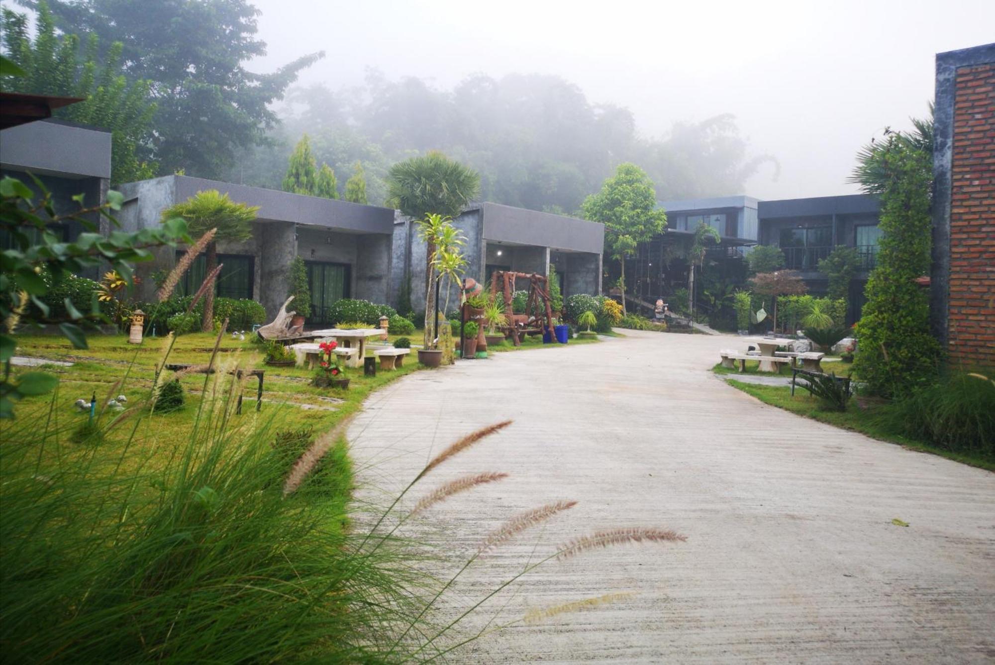 Keeree Loft Resort Thong Pha Phum Exterior photo